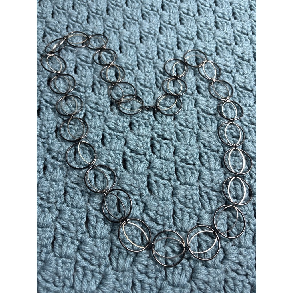 Daisy Fuentes Geometric Chain Necklace Circles Ovals Gunmetal Silvertone 32 Inch